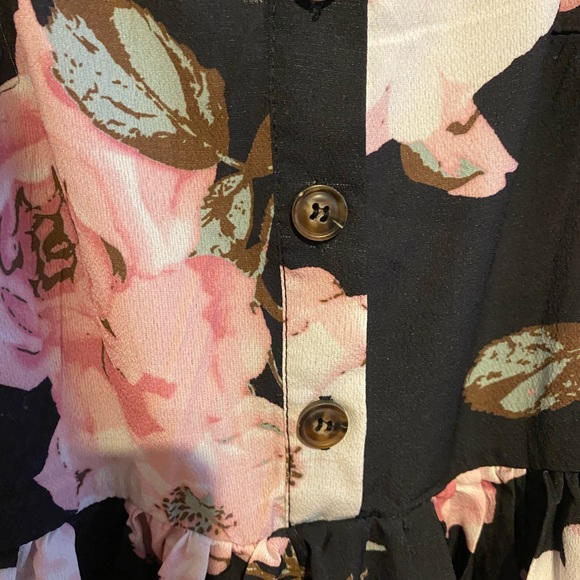 Flower Blouse - Picture 2 of 5